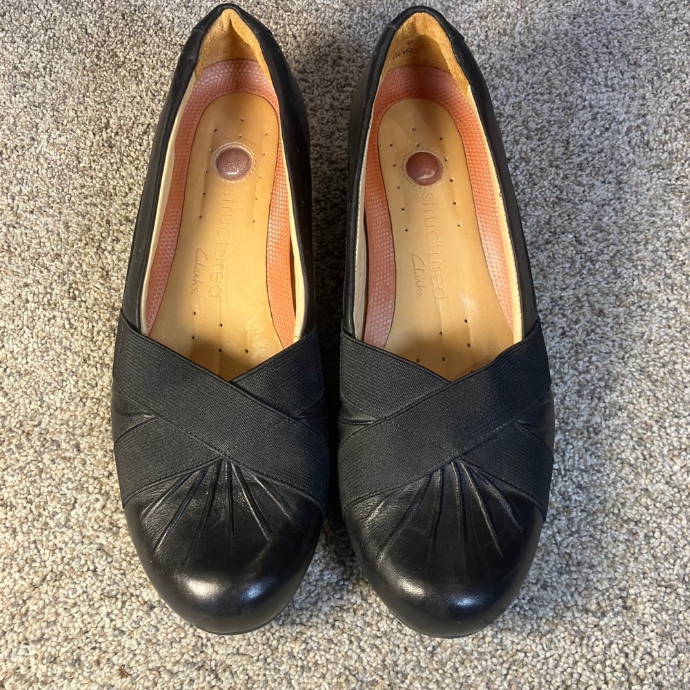 Clarks UnStructured Black Leather Wedge Pump Pleated Toe Elastic Straps 7M Work‎